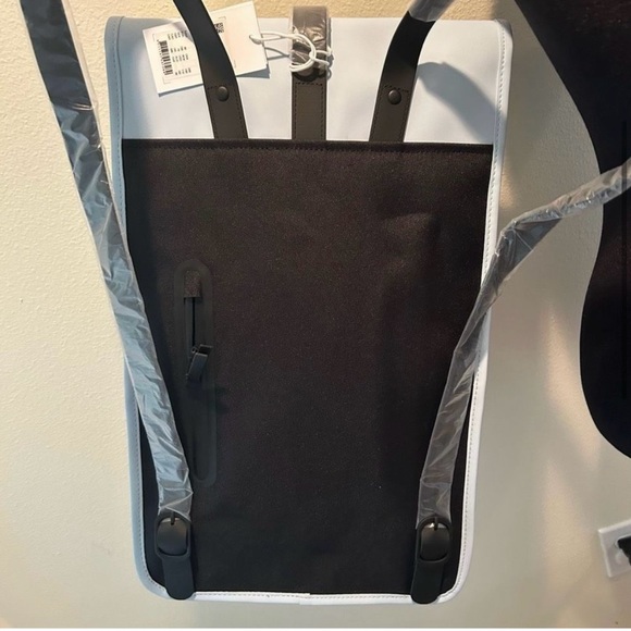 NWT Rains Baby Blue Backpack - Picture 6 of 6